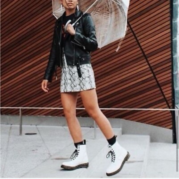 Dr. Martens NEW AirWair Classic 1460 White Smooth Leather Lace Up Combat Boots - Picture 11 of 11